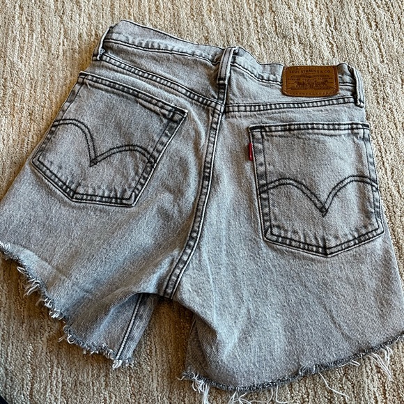 Levi’s High-Waisted Wedgie 501 Denim Shorts - Picture 2 of 3